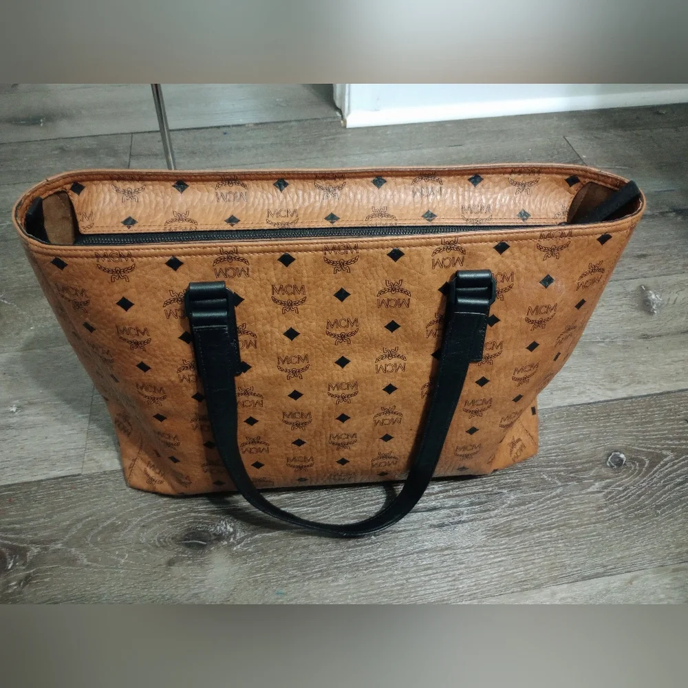 MCM Bags - Picture 4 of 16